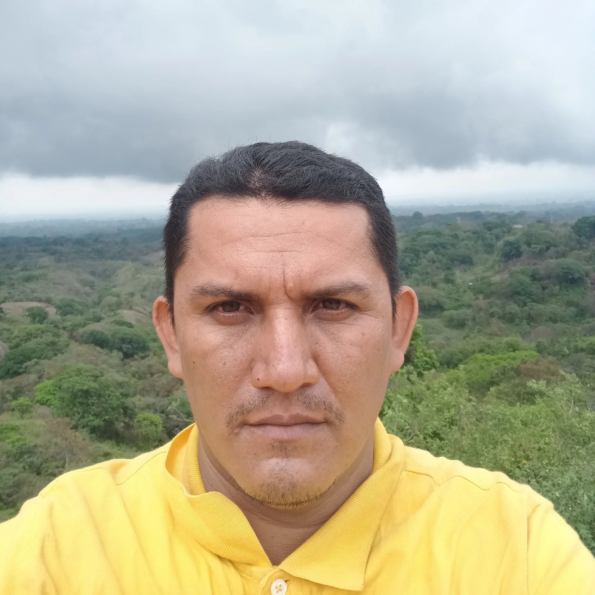 <em>Carlos</em>